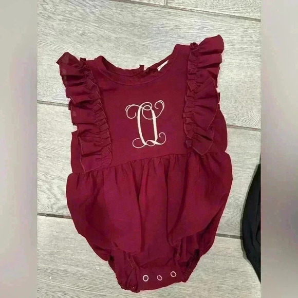 2 Bailey’s Blossom Babygirl Romper with Embroidered O size 9-12 - Picture 5 of 8